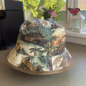 Reversible Bucket hat